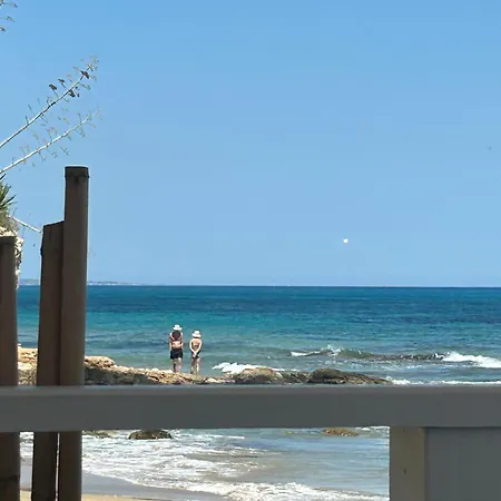 Blue Space 50 Meters From The Sandy Beach, Parking & Wifi Holiday home Avola