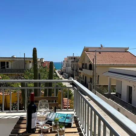 Blue Space 50 Meters From The Sandy Beach, Parking & Wifi Holiday home Avola