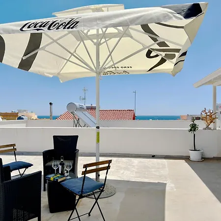Blue Space 50 Meters From The Sandy Beach, Parking & Wifi Holiday home