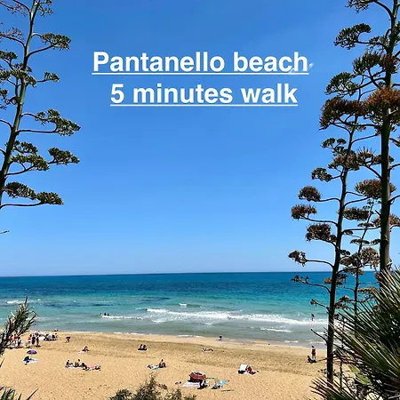 Blue Space 50 Meters From The Sandy Beach, Parking & Wifi Holiday home Avola